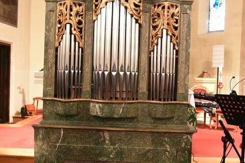 Die berühmte Liszt-Orgel wurde für das Konzert extra in der Raidinger Pfarrkirche aufgestellt und findet ihren endgültigen Platz in der neuen Liszt-Bibliothek.
