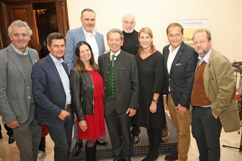 Peter Edelmann, Landesrat Christian Illedits, Marianne Resetarits, Landeshauptmann Hans Peter Doskozil, Heinz Schinner, Frank Hoffmann, Barbara Weißeisen-Halwax, Dietmar Kerschbaum und Martin Weinek