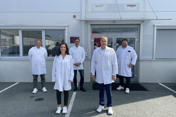 Austria Pet Food Pöttelsdorf: Wirtschaftslandesrat Dr. Leonhard Schneemann stattete dem wachsenden Unternehmen einen Betriebsbesuch ab und sprach mit der Belegschaft und Geschäftsführer Bernd Berghofer über die weitere Entwicklung und den Wachstumskurs des Unternehmens. Begleitet wurde der Landesrat von der Pöttelsdorfer Vizebürgermeisterin Eva Schachinger