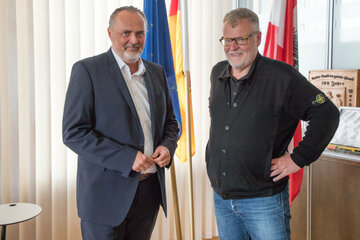 Landeshauptmann Mag. Hans Peter Doskozil empfing Regisseur und Oscar-Preisträger Stefan Ruzowitzky anlässlich von Filmdreharbeiten des Bundesheeres in seinem Büro.
