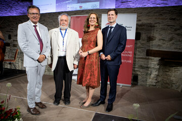 Landeshauptmann-Stellvertreterin Anja Haider-Wallner (2.v.r.) eröffnete gemeinsam mit ACP-Präsident (Austrian Centre for Peace) Mag. Norbert Darabos, Dr. Yair Hirschfeld (Vortragender, Nahost-Friedensvermittler) und Mag. Tobias Lang (v.l.) das 3. Austrian Forum for Peace auf Burg Schlaining.