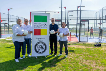 Bernd Dallos, Geschäftsführer Landessportzentrum Viva Burgenland, Siegfried Döring, Padbol Austria, Sportlandesrat Heinrich Dorner und Dietmar Heger, Sportlicher Leiter Burgenländischer Fußballverband.