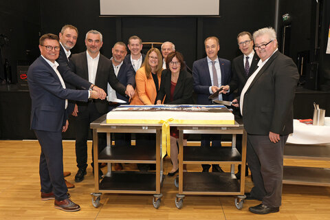 Die Landesräte Leonhard Schneemann und Heinrich Dorner bei der Jubiläumsfeier 50 jahre BUZ Neutal