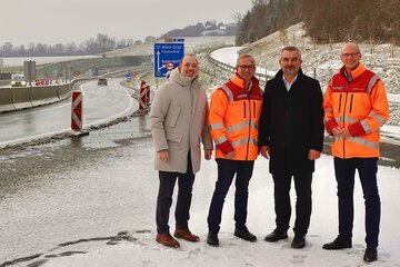 Verkehrslandesrat Mag. Heinrich Dorner und Baudirektor DI (FH) Wolfgang Heckenast mit den beiden Geschäftsführern der ASFINAG Bau Management GmbH, DI Andreas Fromm, MBA, und DI Alexander Walcher