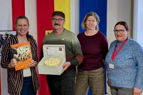 LH-Stv.in Anja Haider-Wallner mit Landesobmann Herbert Grafl, Julia Mainx und Daniela Neururer vom Burgenländischen Imkereiverband.