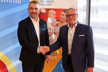 Landesrat Mag. Heinrich Dorner und Mag. Herbert Wagner, MSc, MBA (v.l.) präsentierten die neuen Vorhaben des Zivilschutzverbandes im Kulturzentrum Eisenstadt.