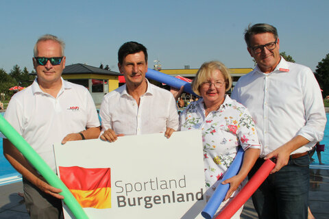 ASVÖ-Präsident Robert Zsifkovits, Sportlandesrat Christian Illedits, Sportunion-Präsidentin Karin Ofner und ASKÖ-Präsident Alfred Kollar stellen die gemeinsame Schwimminitiative vor