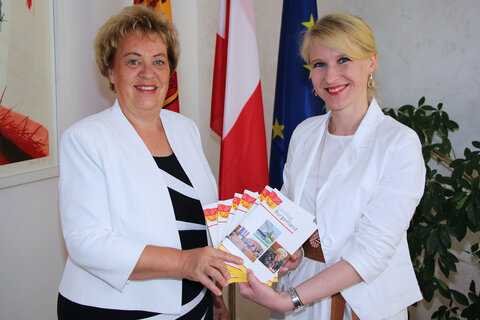 Ausnahmezustand während der ersten Tagung des Burgenländischen Landtages 2020 seit der Konstituierung des neu gewählten Landtages am 17. Februar 2020 - Landtagspräsidentin Verena Dunst und Landtagsdirektorin Mag.a Dr.in Elisabeth Neuhold zogen Bilanz