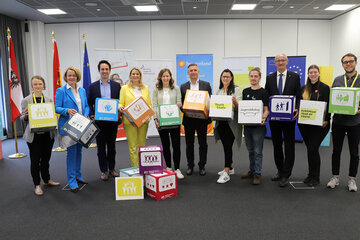 Landesrätin Mag. (FH) Daniela Winkler begrüßte als Vorsitzende und Gastgeberin Regierungskolleg*innen aus allen Bundesländern und Südtirol sowie Jugend-Staatssekretärin, Claudia Plakolm