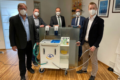 Die mobile Pflege- bzw. Bettdusche, entwickelt und gebaut im Burgenland, ist eine Innovation für die Pflege von morgen