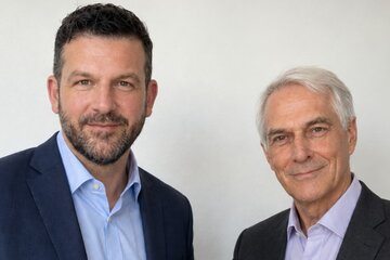 Die beiden Geschäftsführer der Gesundheit Burgenland CEO Florian Schlechtleitner und CMO Universitäts-Professor Dr. Stephan Kriwanek (v.r.).