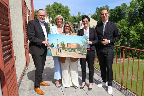 Präsentierten die Pläne zum Bau des neuen Kulturzentrums in Neusiedl am See (v.l.): Landeshauptmann Hans Peter Doskozil, Neusiedls Bürgermeisterin LAbg. Elisabeth Böhm, KBB-Geschäftsführerin Claudia Priber, LIB-Geschäftsführerin Jutta Benedek und Arch. Ralph Steffek, BSc. March, LIB