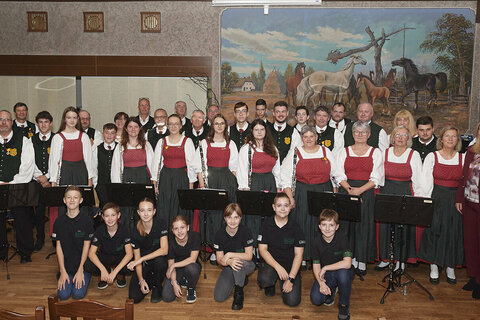 Landesrätin Mag.a (FH) Daniela Winkler gratulierte dem Musikverein Wallern-Pamhagen zum 45-jährigen Jubiläum.