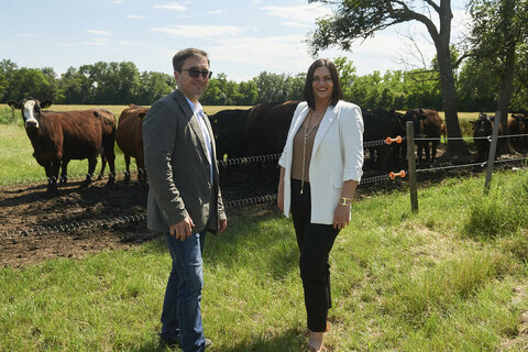 Landeshauptmann-Stellvertreterin Mag.a Astrid Eisenkopf besuchte die Domaine Albrechtsfeld und führte interessante Gespräche mit Geschäftsführer Ing. Alexander Thiess.