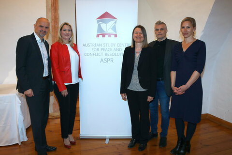 Bildungsdirektor Heinz Josef Zitz, Bildungslandesrätin Daniela Winkler, PH-Rektorin Sabine Weisz, Christian Reumann, Kinder- und Jugendanwalt und Ursula Gamauf-Eberhardt MA, Programmdirektorin ÖSFK