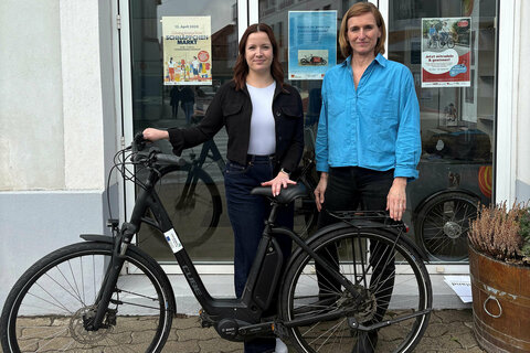 Christine Zopf-Renner von der Mobilitätszentrale mit den drei Testpersonen Ines, Maria und Nina