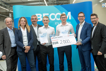 KR Ing. Johann Bock, Dipl. Ing. Stephanie Koch, BSc, Ing. Mag. Johannes Bock und DI Roman Bock, MSc (v.l.) mit den Preisträgern des 1. Platzes, Thomas Golec und Christoph Hintergräber.