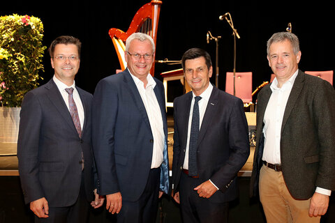 Markus Mattersberger, Präsident Lebenswelt Heim, Bundesverband der Alten- und Pflegeheime Österreichs, Bgm. Thomas Steiner, LR Christian Illedits, Josef Berghofer, Vorsitzender ARGE für HeimleiterInnen und PflegedienstleiterInnen im Burgenland