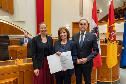 (v.l.) Landeshauptmann-Stellvertreterin Anja Haider-Wallner, Obermedizinalrätin Dr.in Gertrude Winhofer, Landesrat Leonhard Schneemann.