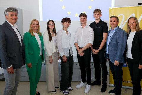 Landesrätin Daniela Winkler besuchte Schülerinnen und Schüler der Handelsakademie in Neusiedl ihrer Brüssel Reise