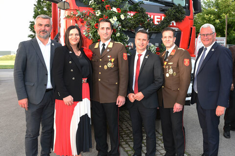 Feierten das 150-jährige Bestandsjubiläum der Feuerwehr Eisenstadt: (v.l.) Landesrat Heinrich Dorner, Landeshauptmann-Stellvertreterin Astrid Eisenkopf, Kommandant ABI Rainer Schwarz, Landtagspräsident Robert Hergovich, Kommandant-Stellvertreter Martin Schultz, Bürgermeister Thomas Steiner.