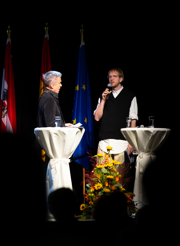 Literaturpreisträger Raoul Eisele im Gespräch mit Moderator Alfons Haider