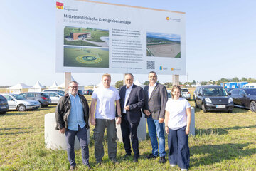 Hannes Wagner, Landesimmobilien Burgenland, Nikolaus Franz, Leiter der Archäologie Burgenland, Martin Kramelhofer, Bürgermeister der Gemeinde Rechnitz und Claudia Priber, Abteilungsvorständin der Abteilung 7 - Bildung, Kultur und Wissenschaft