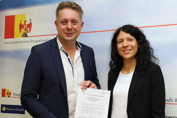 Tourismuslandesrat Alexander Petschnig und Angelika Schwentenwein, Abteilungsleiterin für Tourismusförderungen der Wirtschaft Burgenland GmbH.