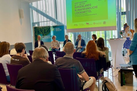 Martin Adelwöhrer, General Manager St.Martins Therme Frauenkirchen, Regina Preslmair, Österreichisches Umweltzeichen, Landeshauptmann-Stellvertreterin Anja Haider-Wallner, Hannes Anton, Biogenossenschaft Bgld. und Maria Busch, Genuss Burgenland