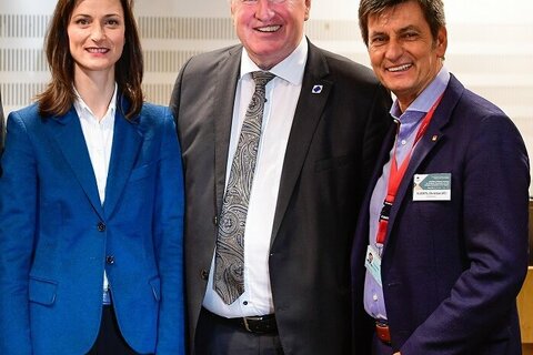 Christian Illedits mit AdR-Präsidenten Karl-Heinz Lambertz und Digitalkommissarin Marija Gabriel;