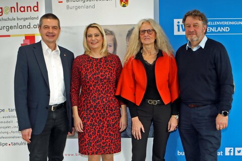 Landesrätin Mag.a (FH) Daniela Winkler (2.v.r.) mit Direktor Prof. Dipl-Ing. Dr. Wilfried Lercher, MA, Geschäftsführerin Dr. Ingrid Puschautz-Meidl (Industriellenvereinigung Burgenland) und Netzwerkmanager Alfred Lehner (Bildungsdirektion Burgenland) (v.l.).