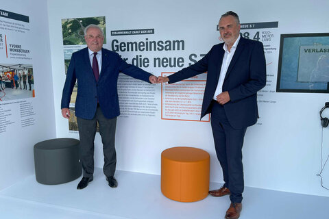 Halbzeit bei der Errichtung der S 7 Fürstenfelder Schnellstraße: Hans Peter Doskozil, Landeshauptmann Burgenland, Hermann Schützenhöfer, Landeshauptmann Steiermark