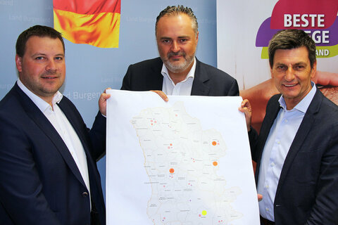 Landeshauptmann Hans Peter Doskozil und Soziallandesrat Christian Illedits präsentierten gemeinsam mit Bürgermeister Werner Gabriel die Details zum Neubau eines dreisprachigen Altenwohn- und Pflegeheims in Schandorf