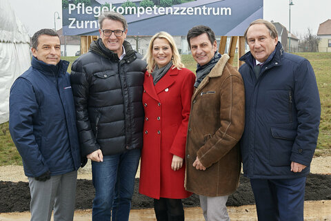 Mag. Wolfgang Dihanits (ASBÖ-Geschäftsführer), OSG-Obmann Dr. Alfred Kollar, Landesrätin Mag.a (FH) Daniela Winkler, Soziallandesrat Christian Illedits und Bürgermeister Werner Friedl