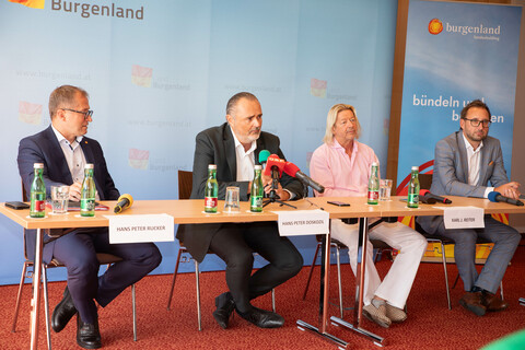 Mag. Hans Peter Rucker, Geschäftsführer der Landesholding Burgenland, Landeshauptmann Mag. Hans Peter Doskozil, Karl J. Reiter, Geschäftsführer Reiters Resort und Stegersbachs Bürgermeister Jürgen Dolesch.