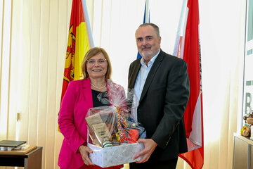 Landeshauptmann Hans Peter Doskozil verabschiedete Gruppenvorständin Sonja Windisch.