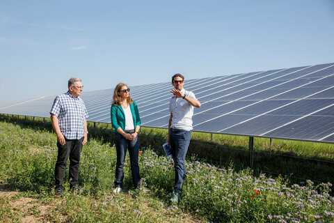 Landeshauptmann-Stellvertreterin Anja Haider-Wallner besuchte den en PÜSPÖK Super-Hybridpark in Nickelsdorf