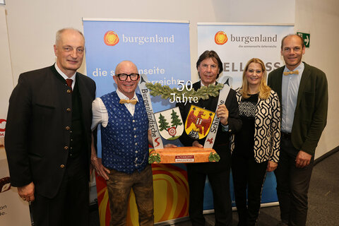 Altenmarkts Bürgermeister Mag. Josef Steger, BSV-Vizepräsident Alexander Hegedüs (Burgenländischer Skiverband), BSV-Präsident Gerald Guttmann, Landesrätin Mag.a (FH) Daniela Winkler und Michael Walchhofer (v.l.).