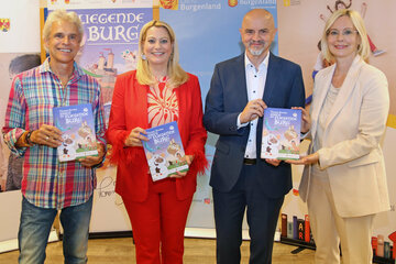 Landesrätin Daniela Winkler stellt die landesweite Leseinitiative mit Thomas Brezina