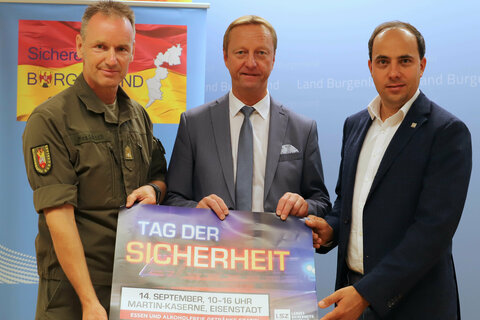 Militärkommandant Brigadier Gernot Gasser, Landeshauptmann-Stellvertreter Johann Tschürtz und Christian Spuller, Geschäftsführer der Landessicherheitszentrale Burgenland.