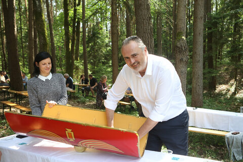 Landeshauptmann Hans Peter Doskozil unterzeichnete das Wappen