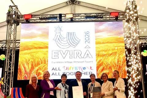 Der Dorftreff in Weingraben ist bei den European Village Renewal Awards 2026 in Kostelní Lhota in Tschechien mit dem Europäischen Dorferneuerungspreis ausgezeichnet worden.