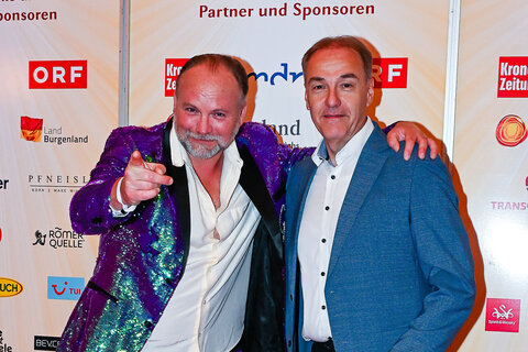 In Mörbisch am See wurden Szenen für den neuen Stipsits-Film „Italien oder non mio Esolo“ gedreht: Landesrat Leonhard Schneemann mit Thomas Stipsits