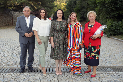 Wolfgang Werderits (Verkehrsbetriebe Burgenland), Landeshauptmann-Stellvertreterin Mag.a Astrid Eisenkopf, Violetta Sukanova Olksana Vladimisona und Landtagspräsidentin Verena Dunst (v.l.).