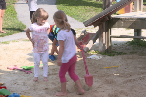 Gratis Kindergarten - Kindergartenkinder beim Spielen
