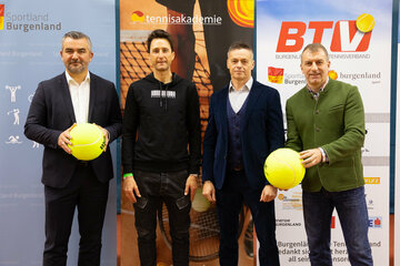 Sportlandesrat Mag. Heinrich Dorner, Wolfgang Thiem, Leiter der Tennisakademie, Mag. Anton Beretzki, Geschäftsführer der Sport Burgenland GmbH und BTV-Präsident Günter Kurz
