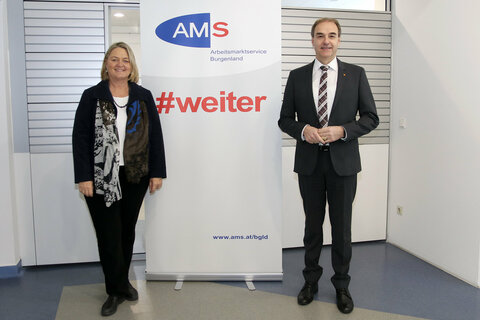 Arbeitsmarktlandesrat Dr. Leonhard Schneemann und AMS-Landesgeschäftsführerin Mag.a Helene Sengstbratl Arbeitsmarktlandesrat Dr. Leonhard Schneemann und AMS-Landesgeschäftsführerin Mag.a Helene Sengstbratl: Das Land Burgenland fördert gemeinsam mit dem AMS 50 Arbeitsplätze für Langzeitarbeitslose über 50 Jahren