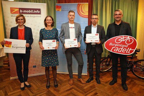 Christine Zopf-Renner, Susanne Friedl-Steiner (rmData), Rene Baumgartner (Pensionsversicherung Burgenland), Prokurist Harald Horvath (Wirtschaftsagentur Burgenland) und Landesrat Heinrich Dorner (v.l.).