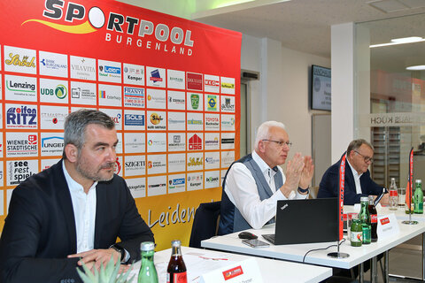 Toni Pinezich bei seiner letzten Vorsitzführung bei der Generalversammlung des Sportpool Burgenland