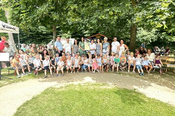 LH-Stv. Astrid Eisenkopf besuchte den Kindergarten Kohfidisch und überreichte die Naturpark-Zertifikate.